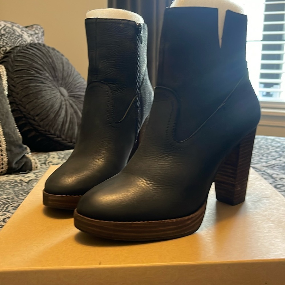 Lucky Brand booties in black used
